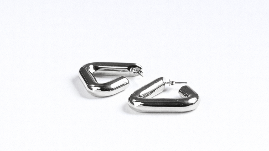 Helena Chunky Triangle Hoops