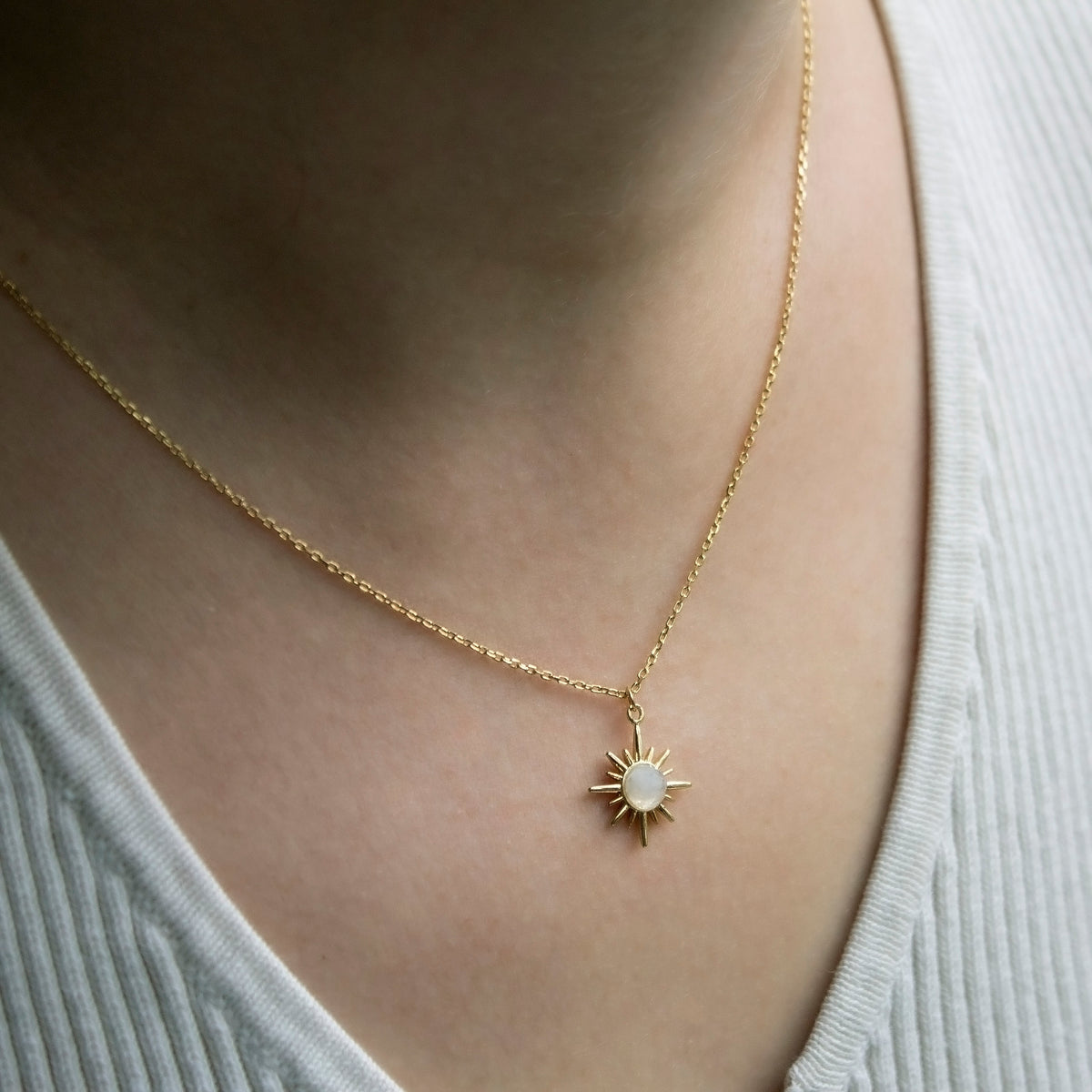 Valeria Solar Necklace